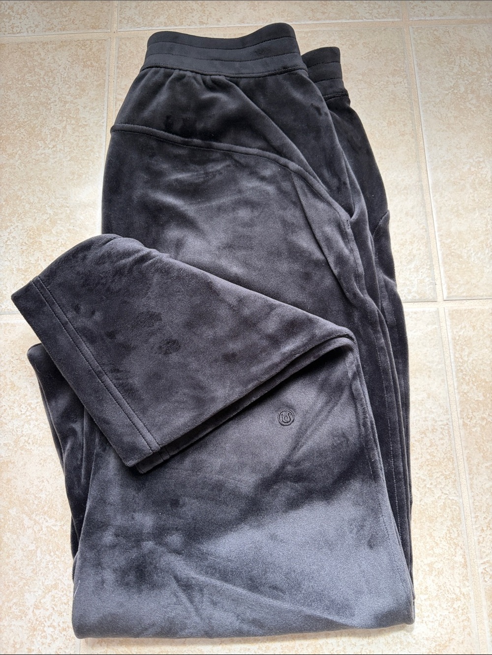 lululemon athletica women Black Plush Joggers